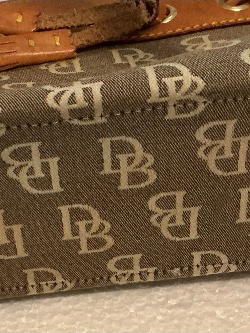❌❌❌SLS26Vtg Dooney & Bourke DB Signature Canvas Shoulder Bag Olive Taupe - Picture 14 of 16